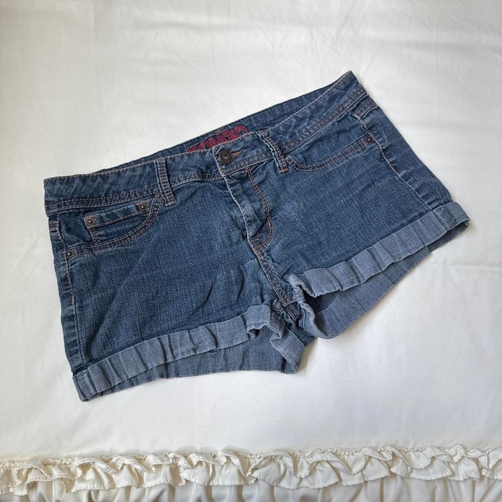 Y2K Bongo 31 inch waist low‎ rise medium wash denim shorts